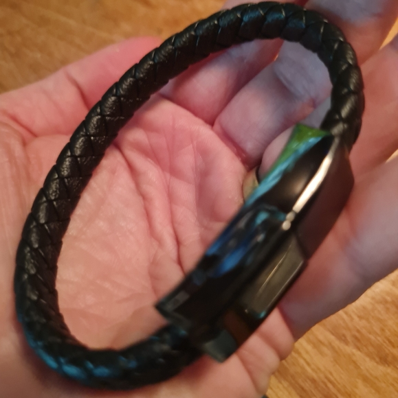 USB to iPhone Charger/Bracelet - Picture 2 of 7